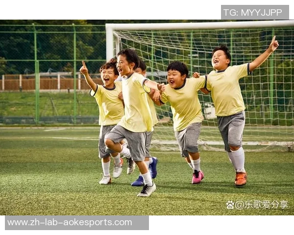 足球像丸子一样圆润传递激情与梦想的完美结合 足球像丸子一样圆润传递激情与梦想的完美结合